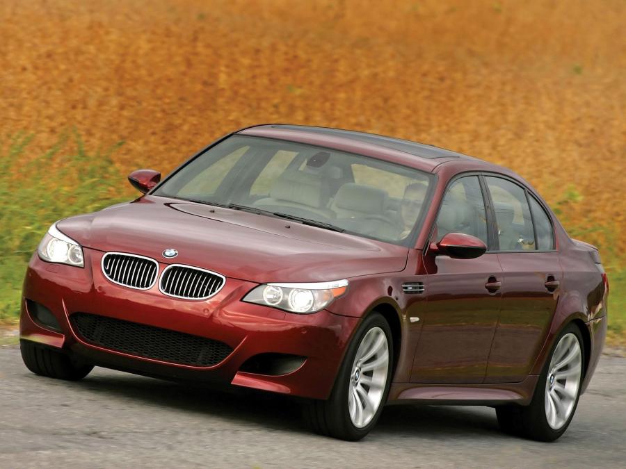  BMW M5 2005 года  (US) (фото 19 из 35)
